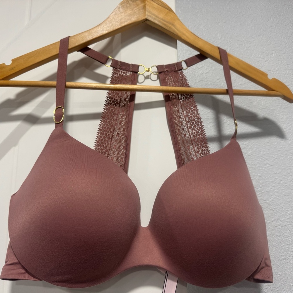 Victoria Secret 
Non pad Bra